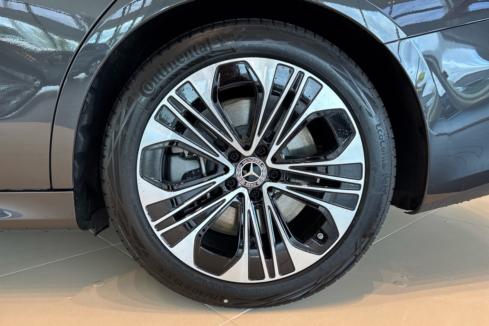 MERCEDES-BENZ E 2025