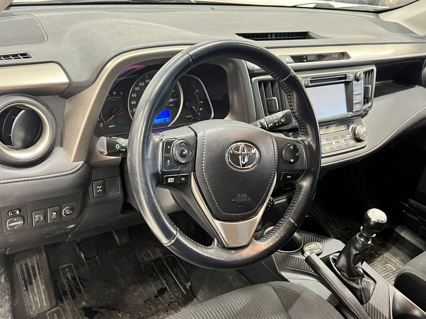 TOYOTA RAV4 2015