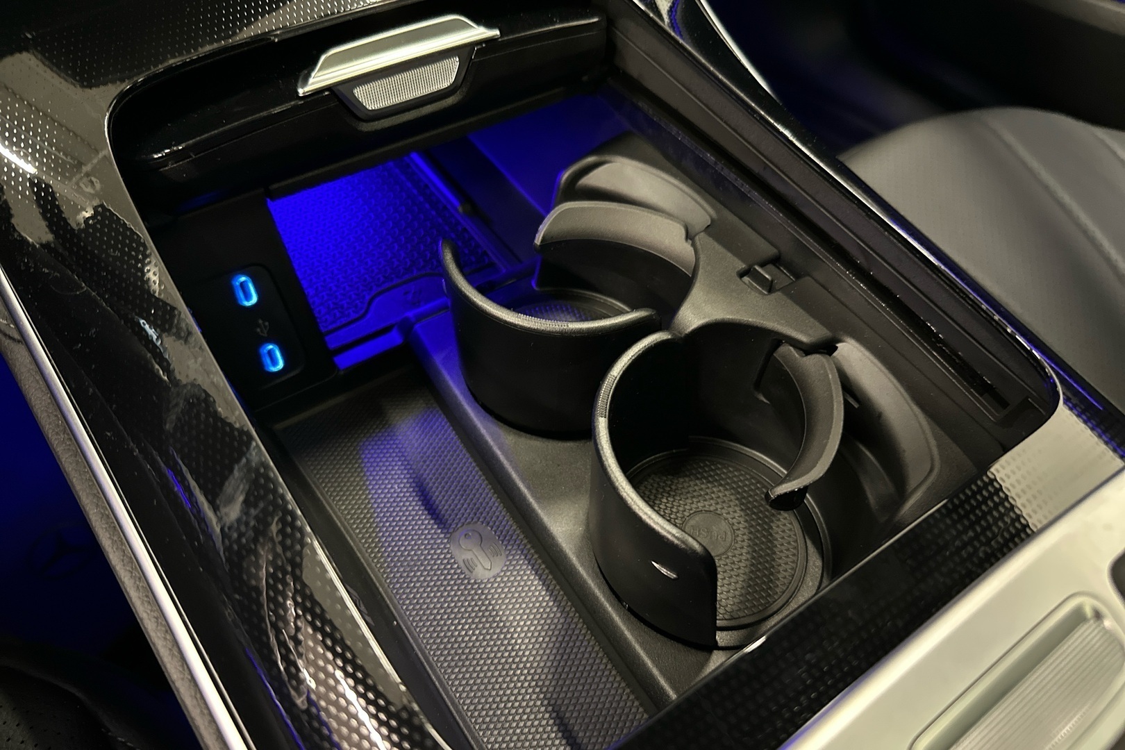 MERCEDES-BENZ EQE 2024