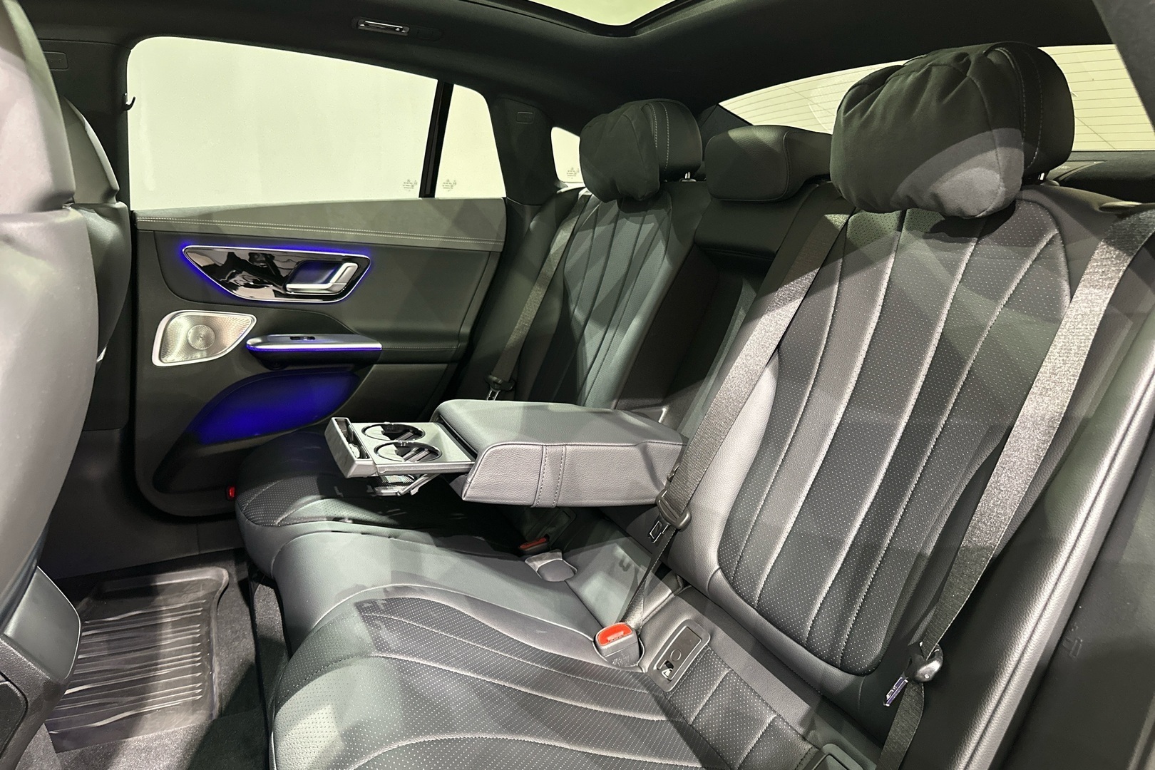 MERCEDES-BENZ EQE 2024