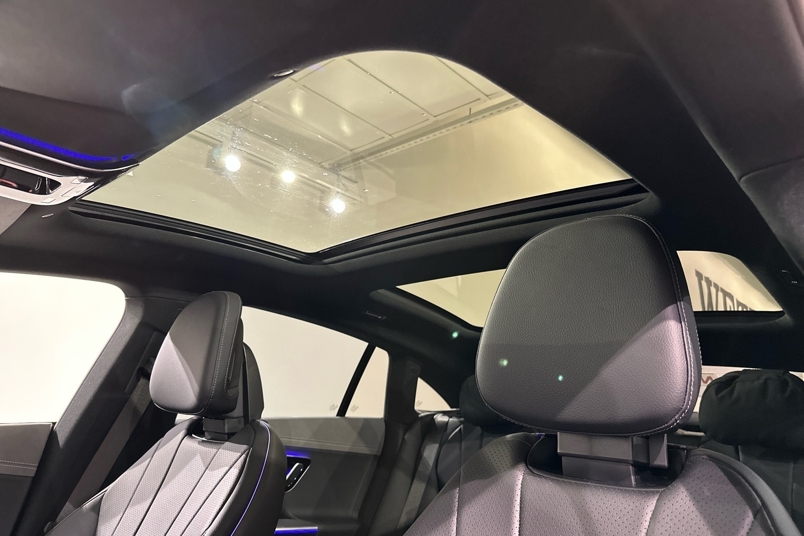 MERCEDES-BENZ EQE 2024