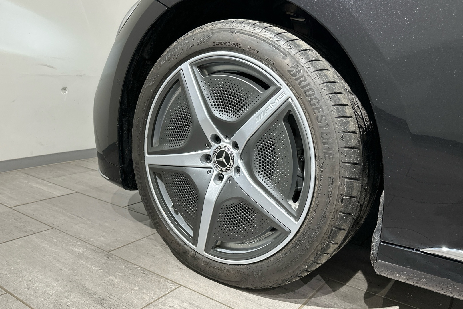 MERCEDES-BENZ EQE 2024