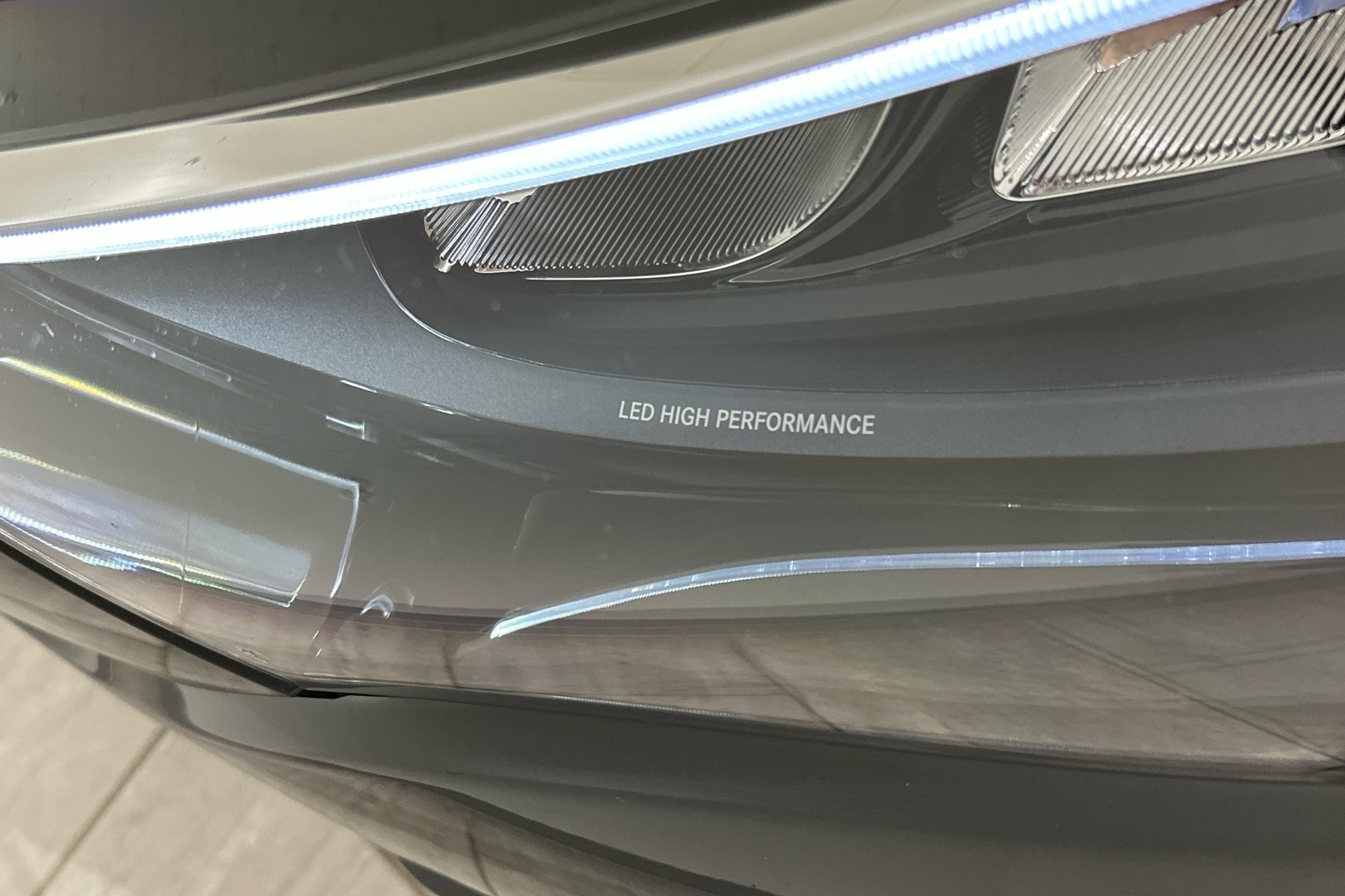 MERCEDES-BENZ EQE 2024