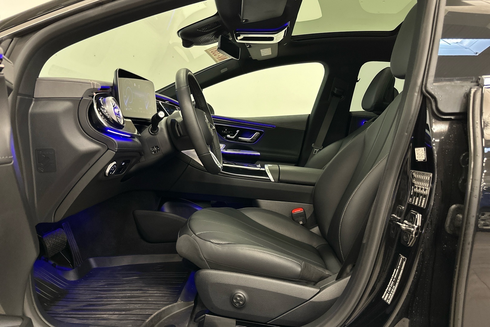 MERCEDES-BENZ EQE 2024