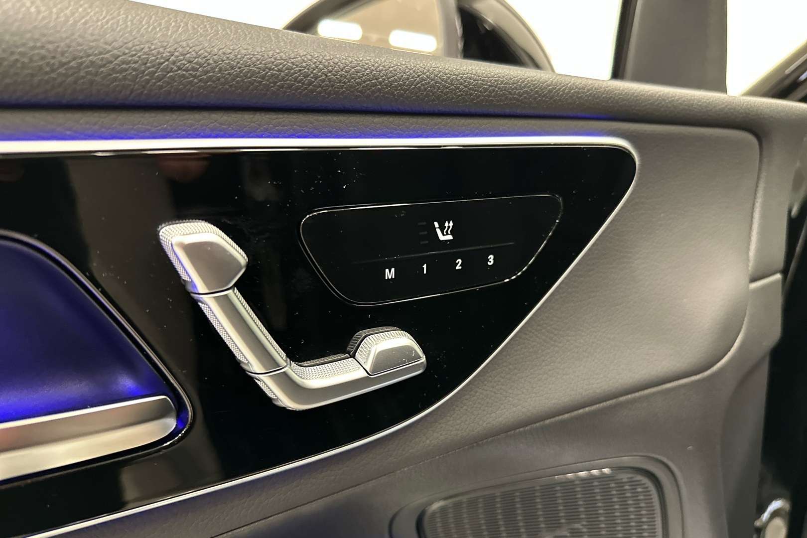 MERCEDES-BENZ GLC 2025