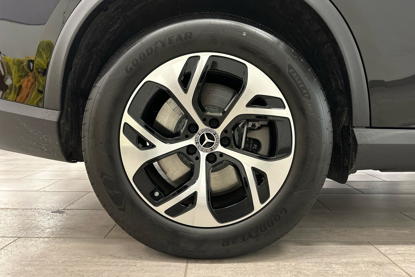 MERCEDES-BENZ GLC 2025