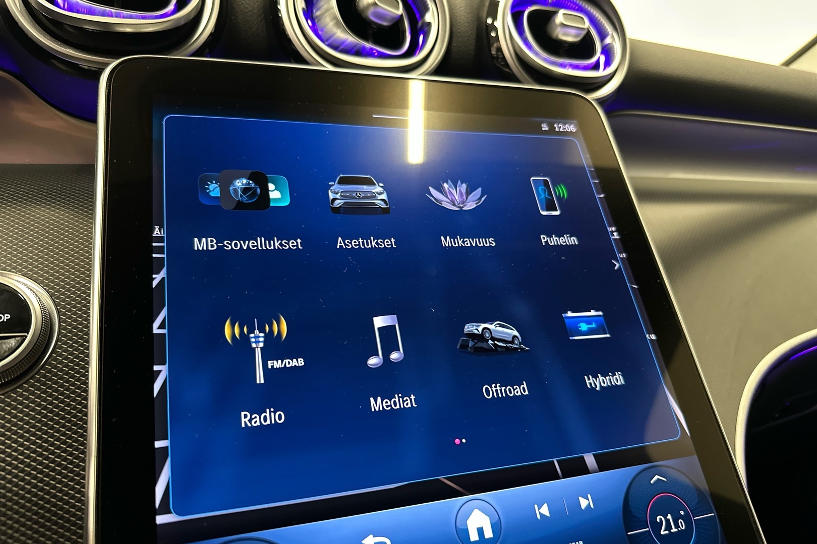 MERCEDES-BENZ GLC 2023
