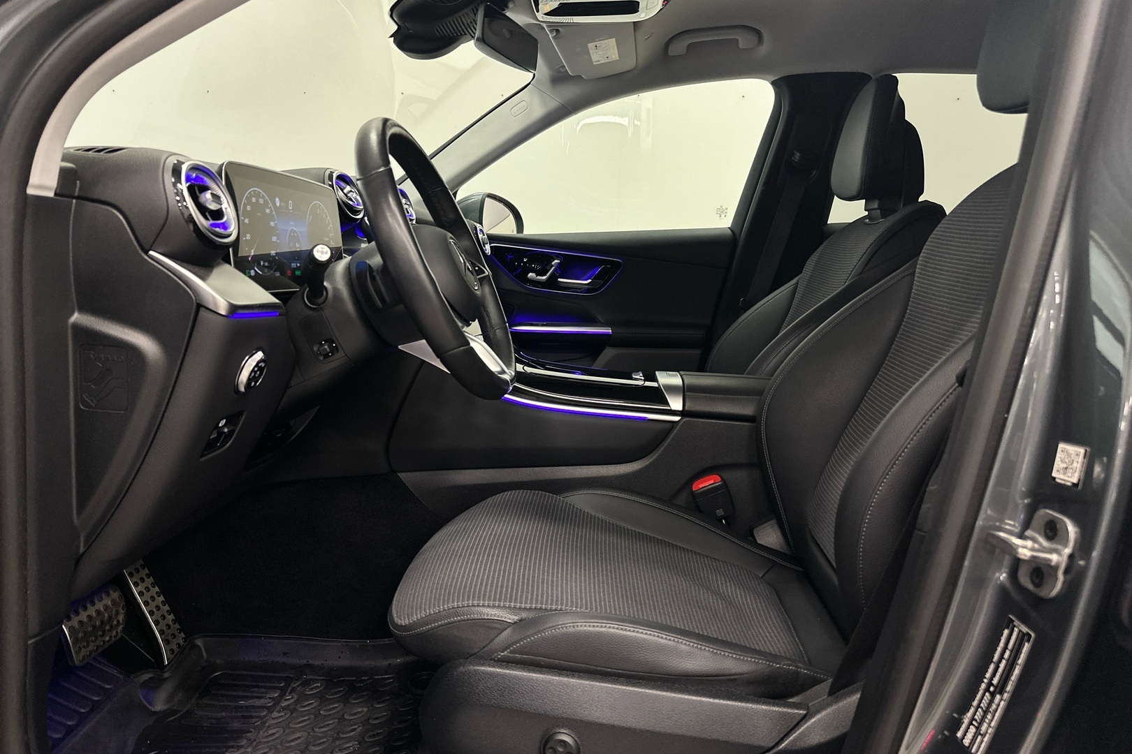 MERCEDES-BENZ GLC 2023