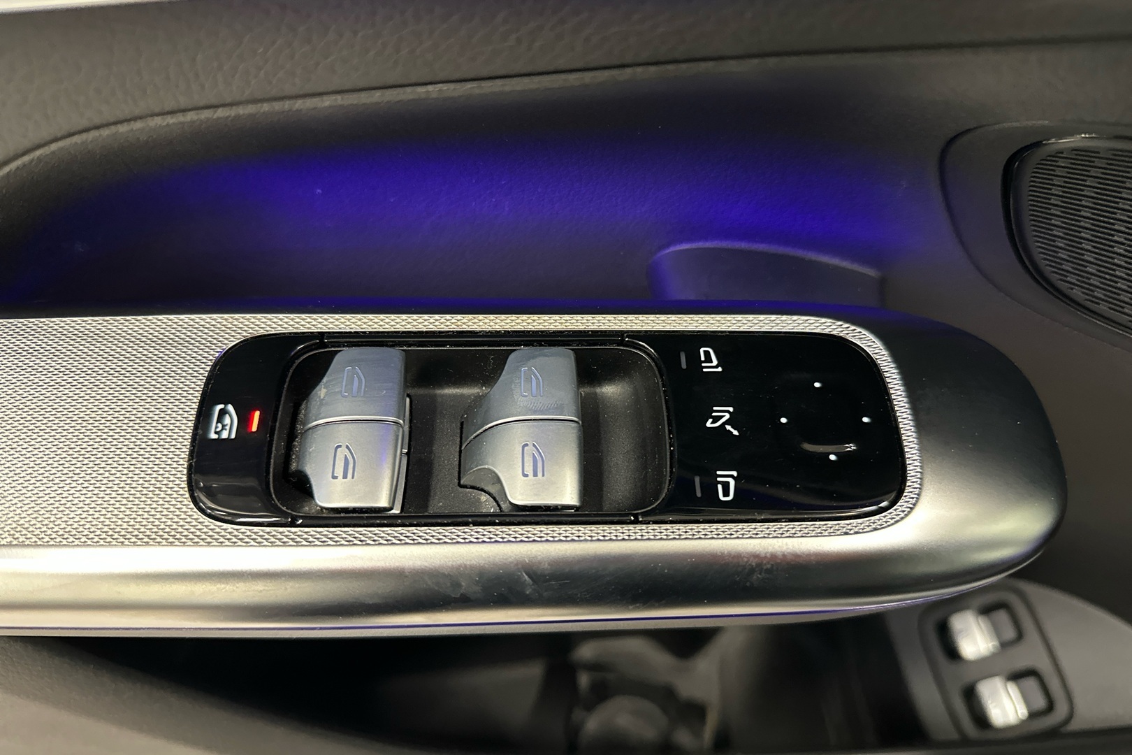 MERCEDES-BENZ GLC 2023