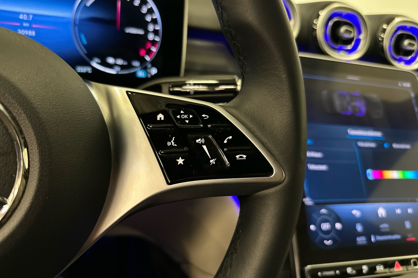 MERCEDES-BENZ C 2023