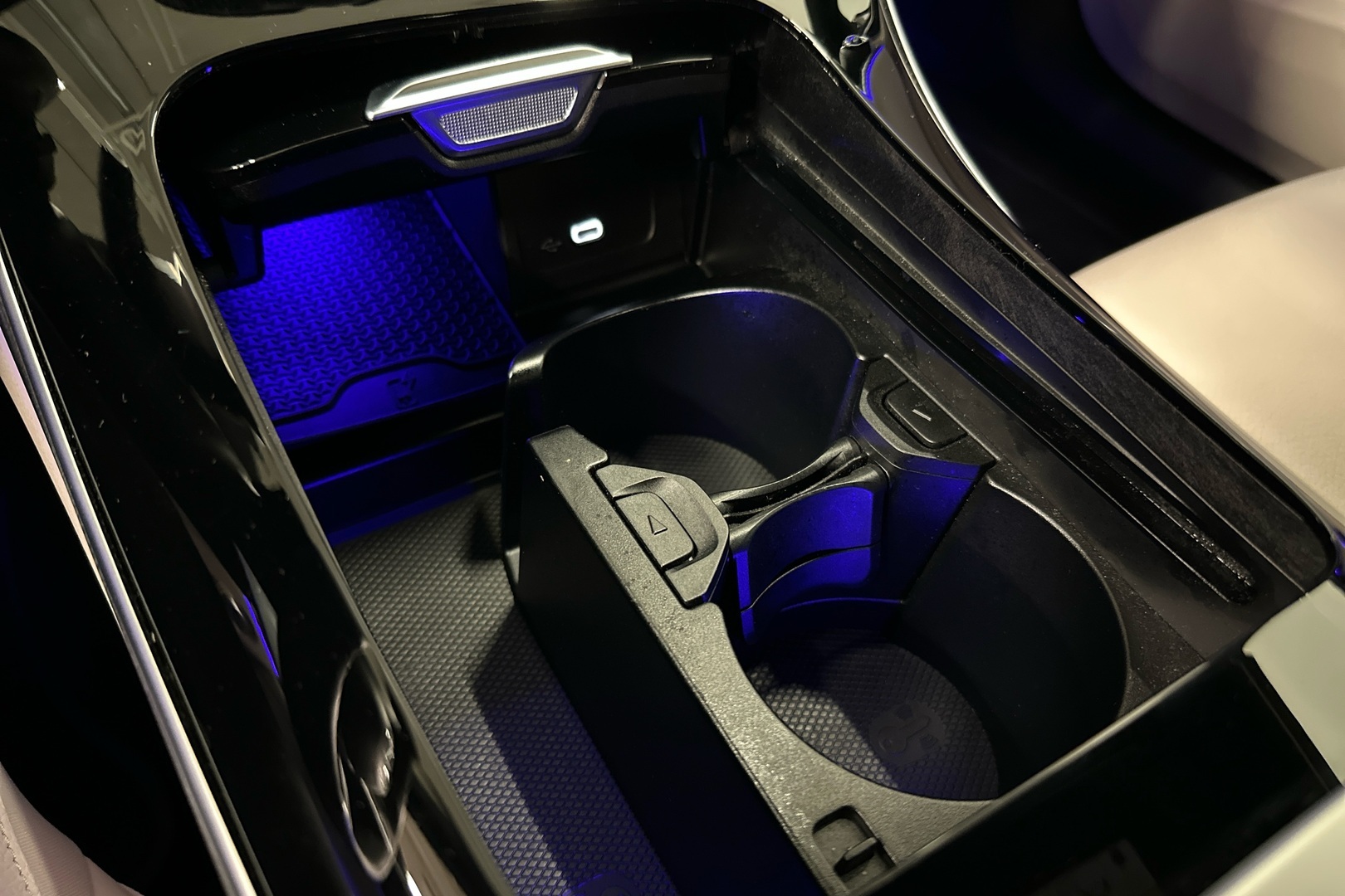 MERCEDES-BENZ C 2023