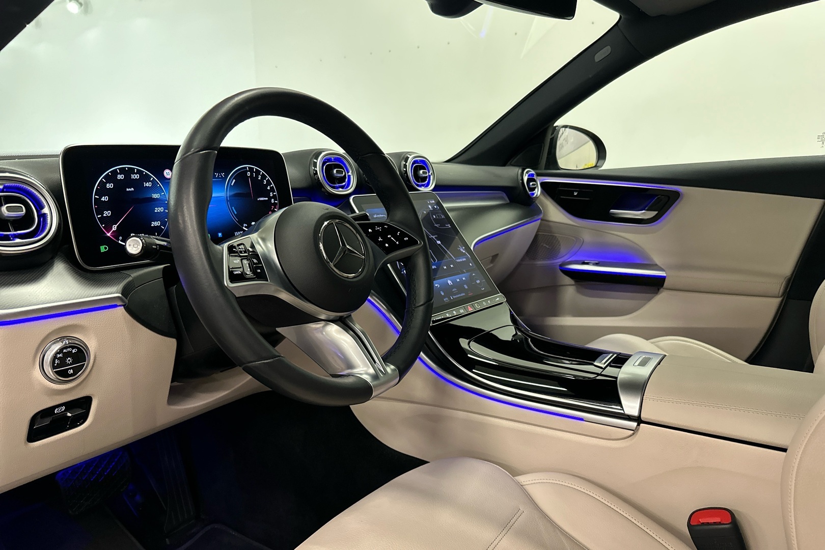 MERCEDES-BENZ C 2023