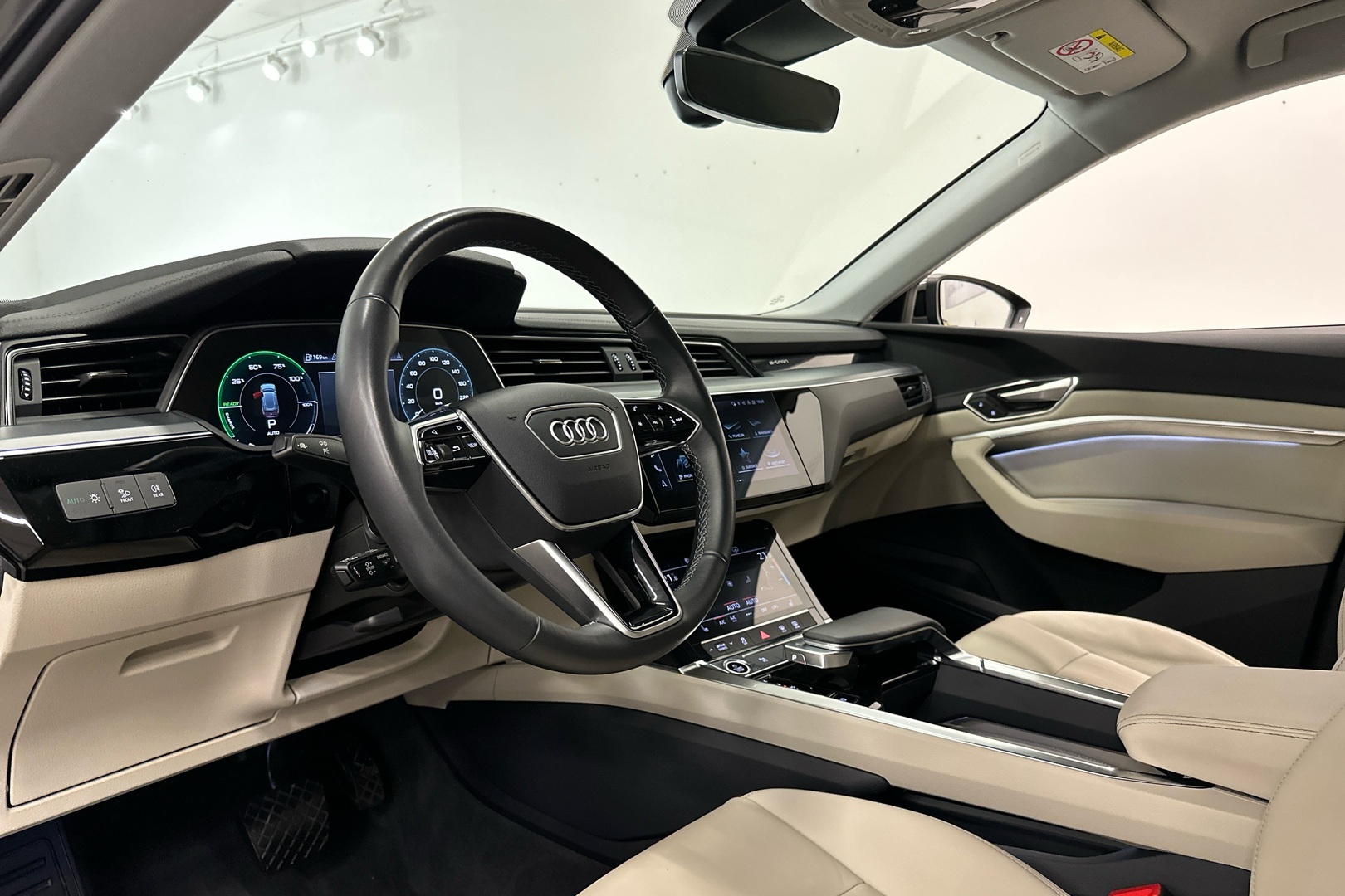 AUDI Q8 e-tron 2023