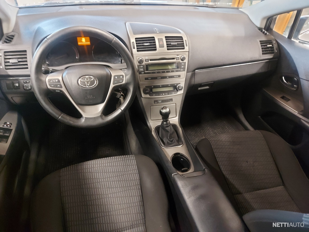 Toyota Avensis 2011