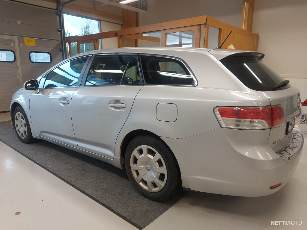 Toyota Avensis 2011