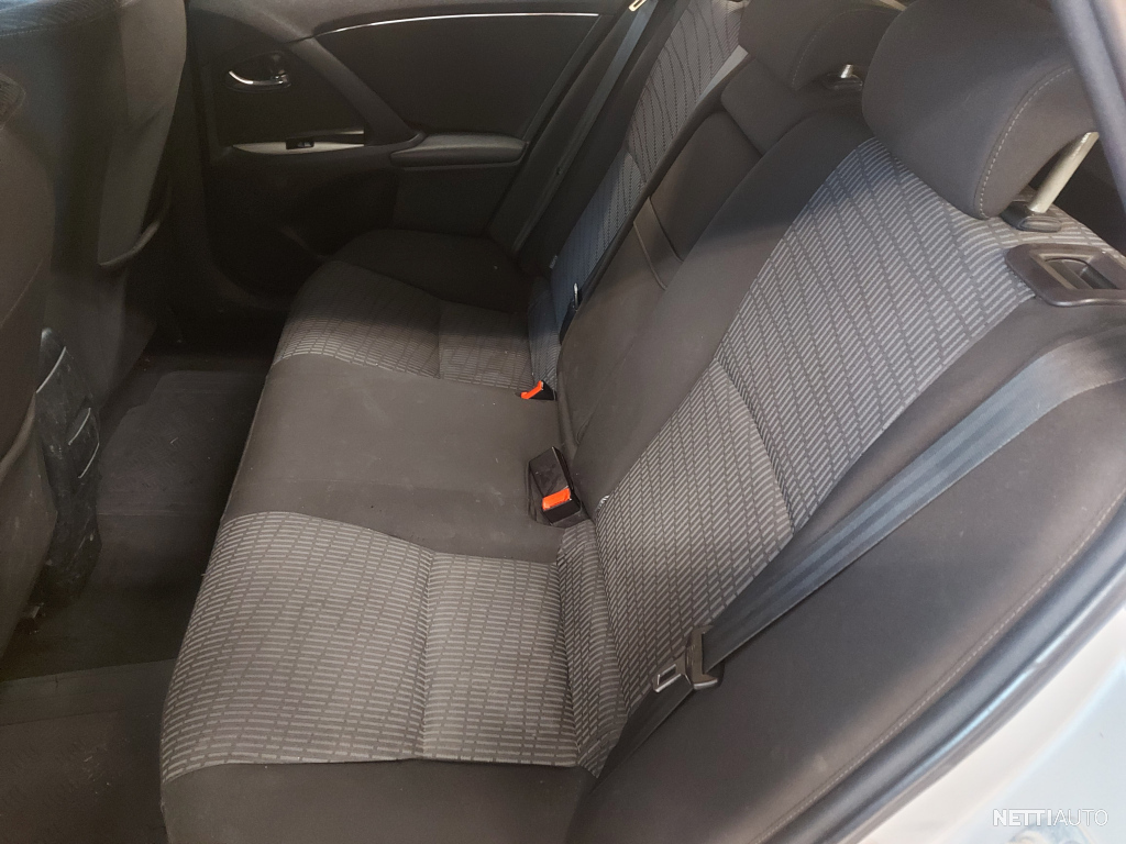 Toyota Avensis 2011