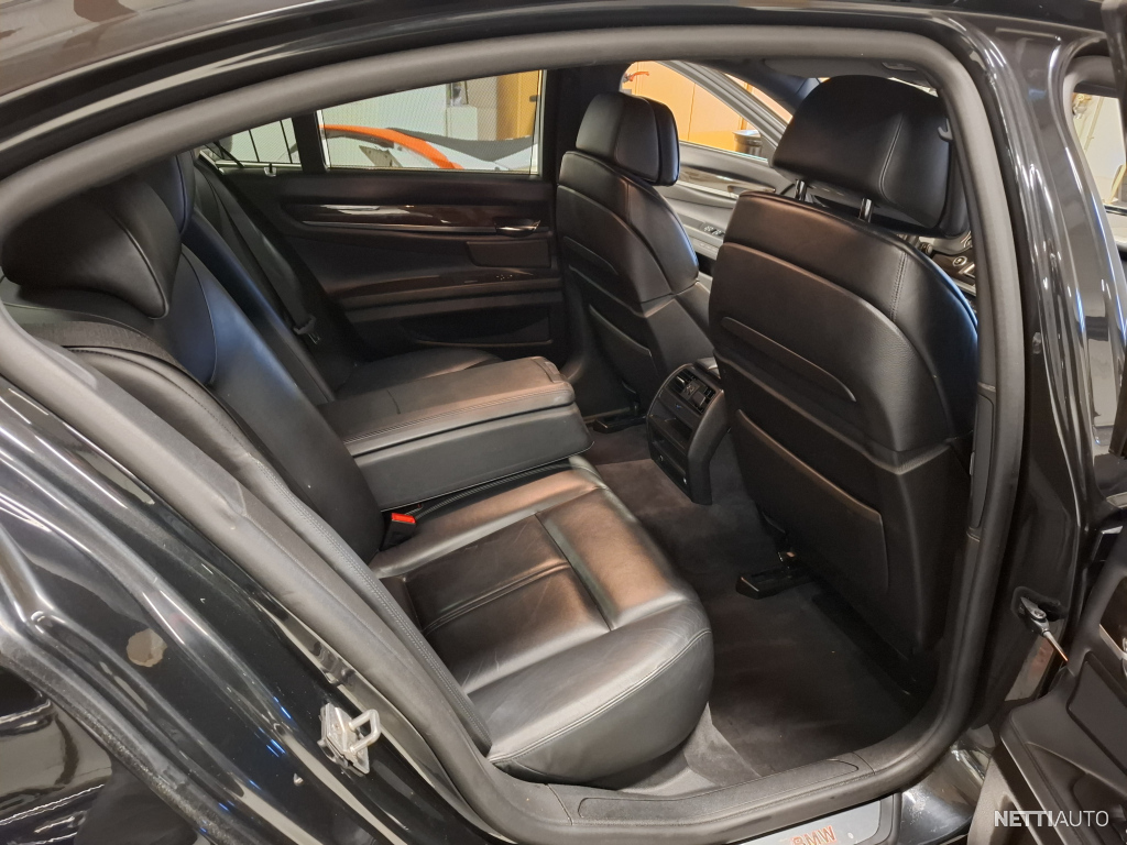 BMW 740 2012