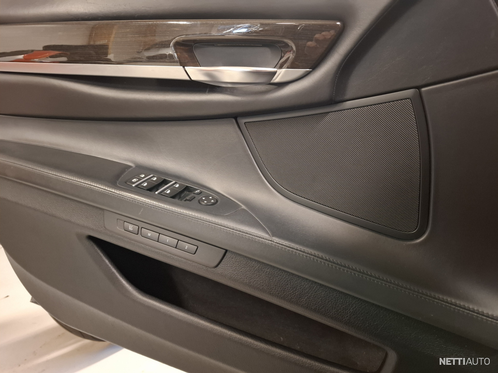 BMW 740 2012