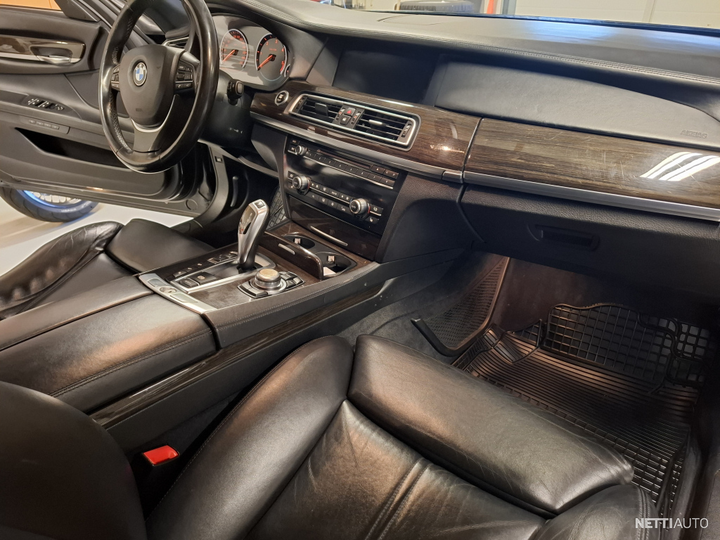 BMW 740 2012