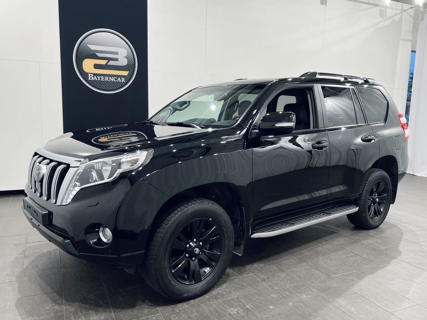 TOYOTA LAND CRUISER 2016
