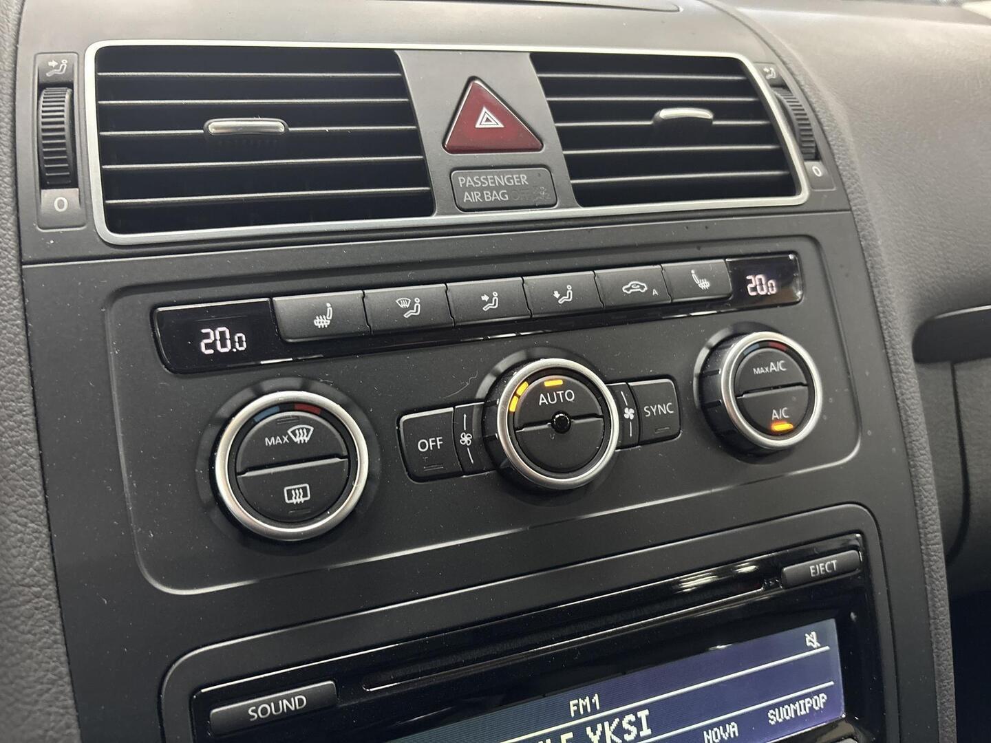 VOLKSWAGEN Touran 2013