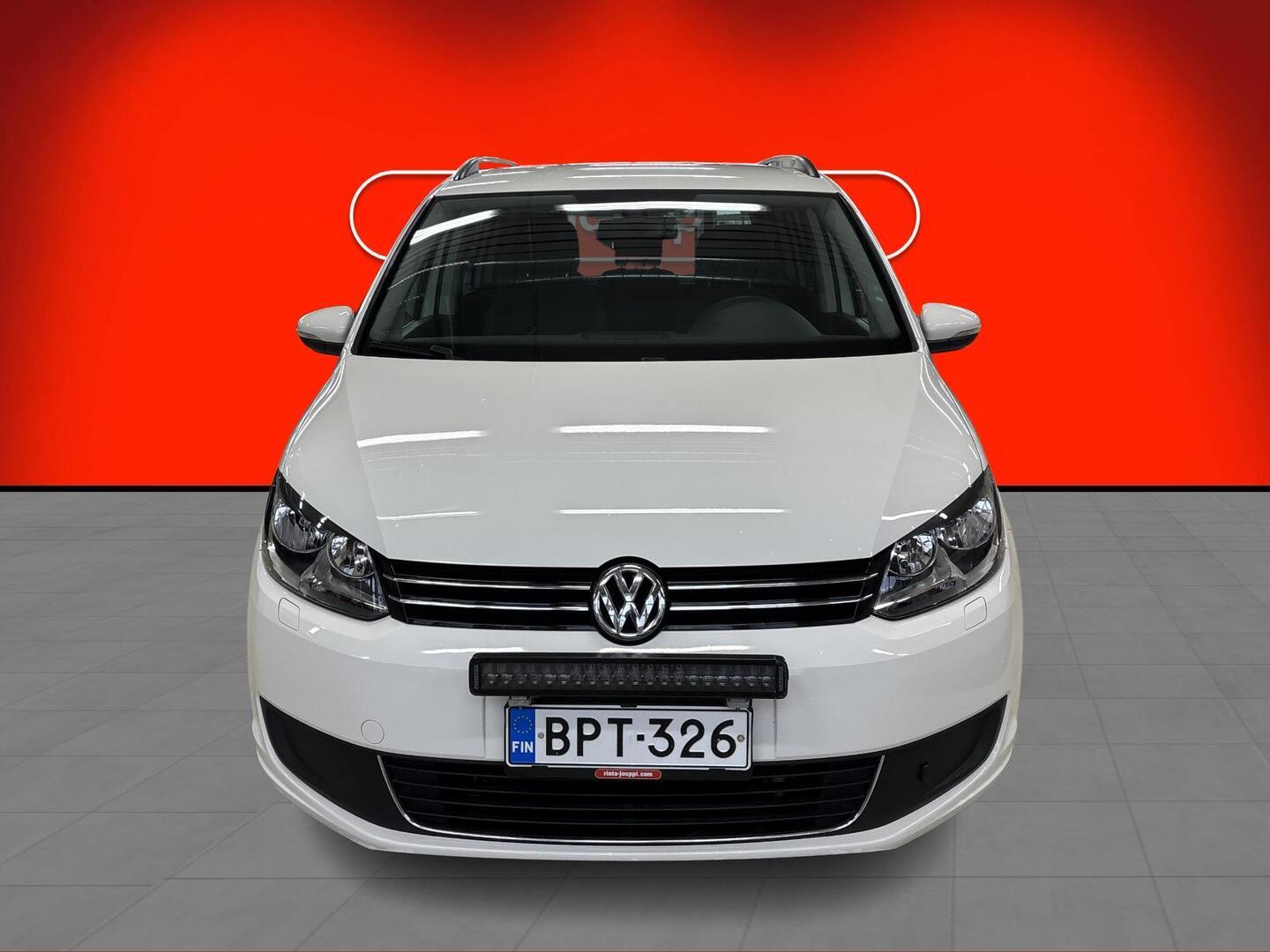 VOLKSWAGEN Touran 2013