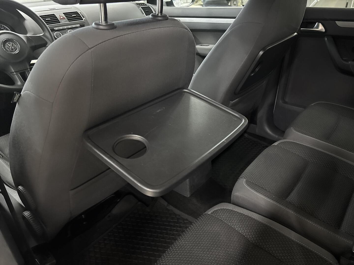 VOLKSWAGEN Touran 2013