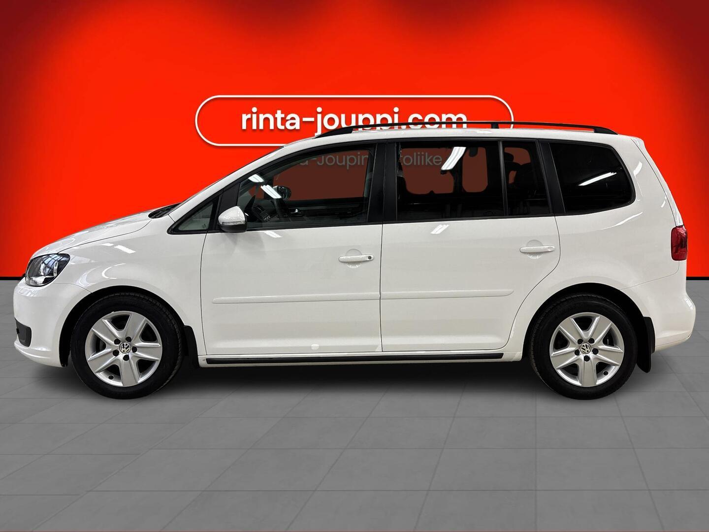 VOLKSWAGEN Touran 2013