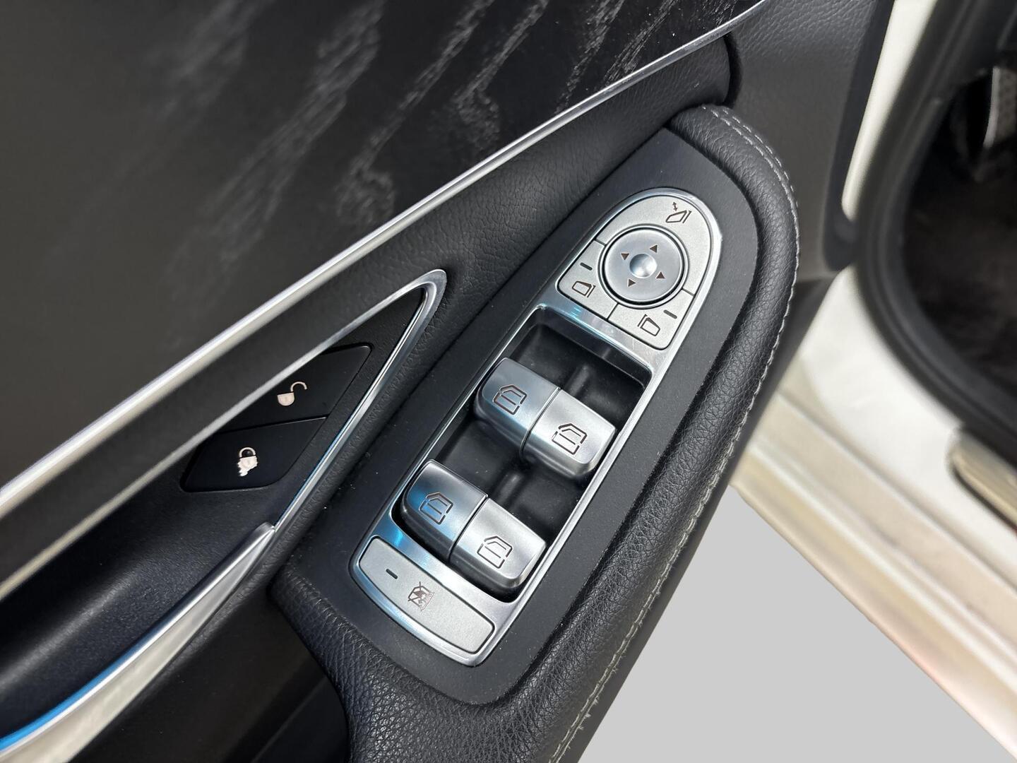 MERCEDES-BENZ C 2015