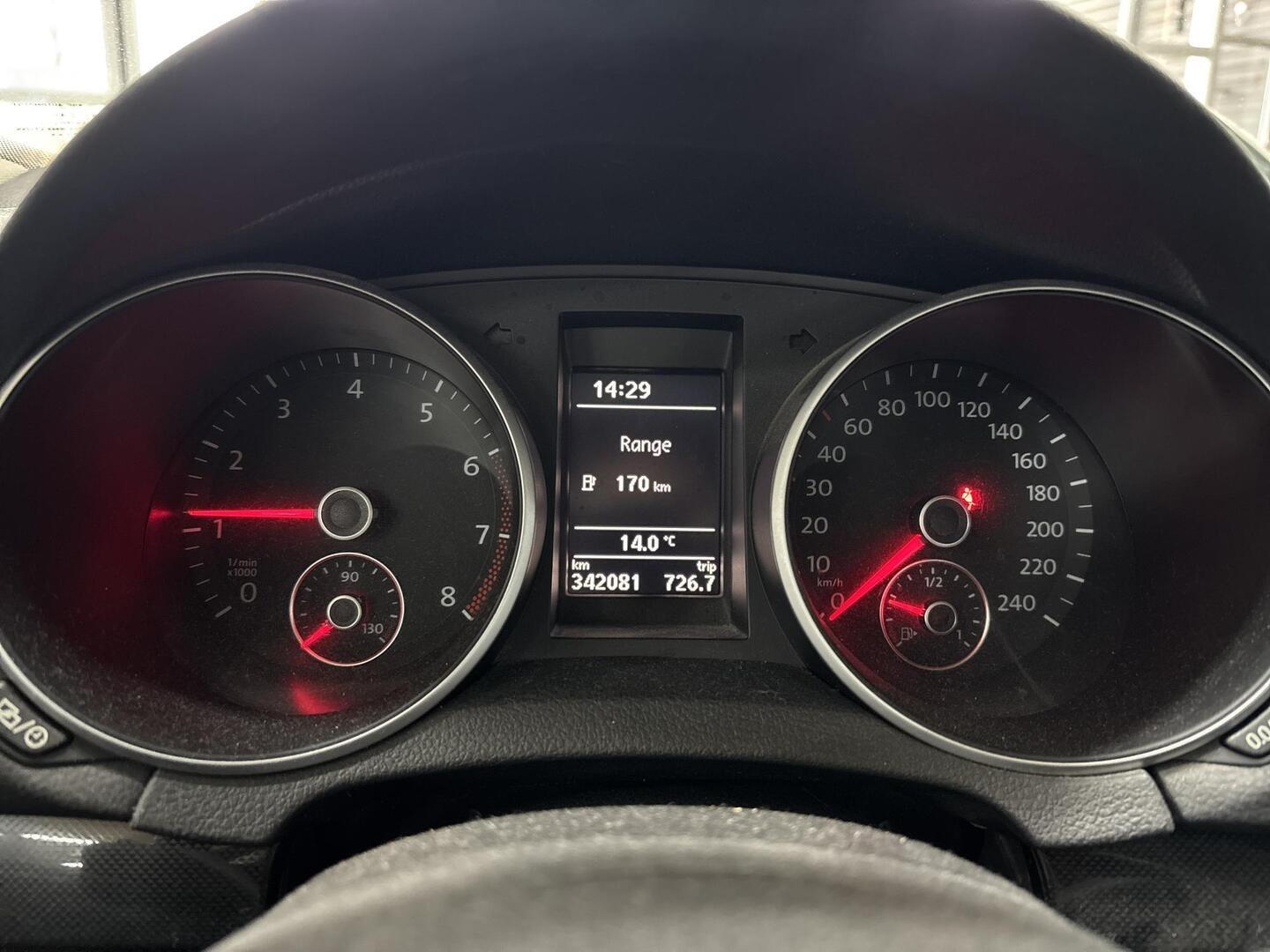 VOLKSWAGEN Golf 2012