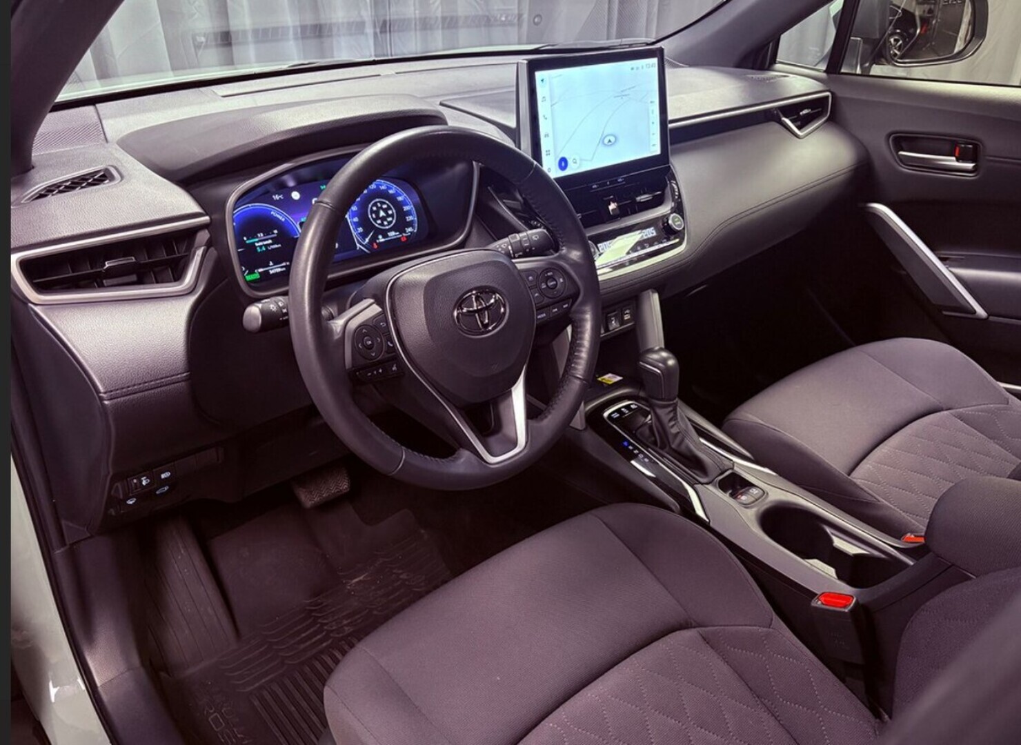 TOYOTA COROLLA CROSS 2024