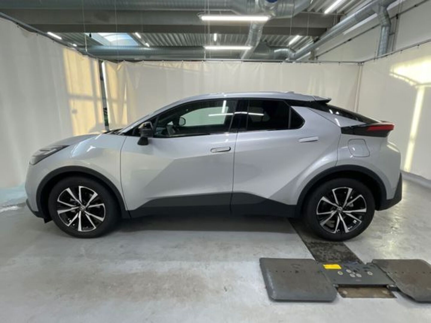 TOYOTA C-HR 2025