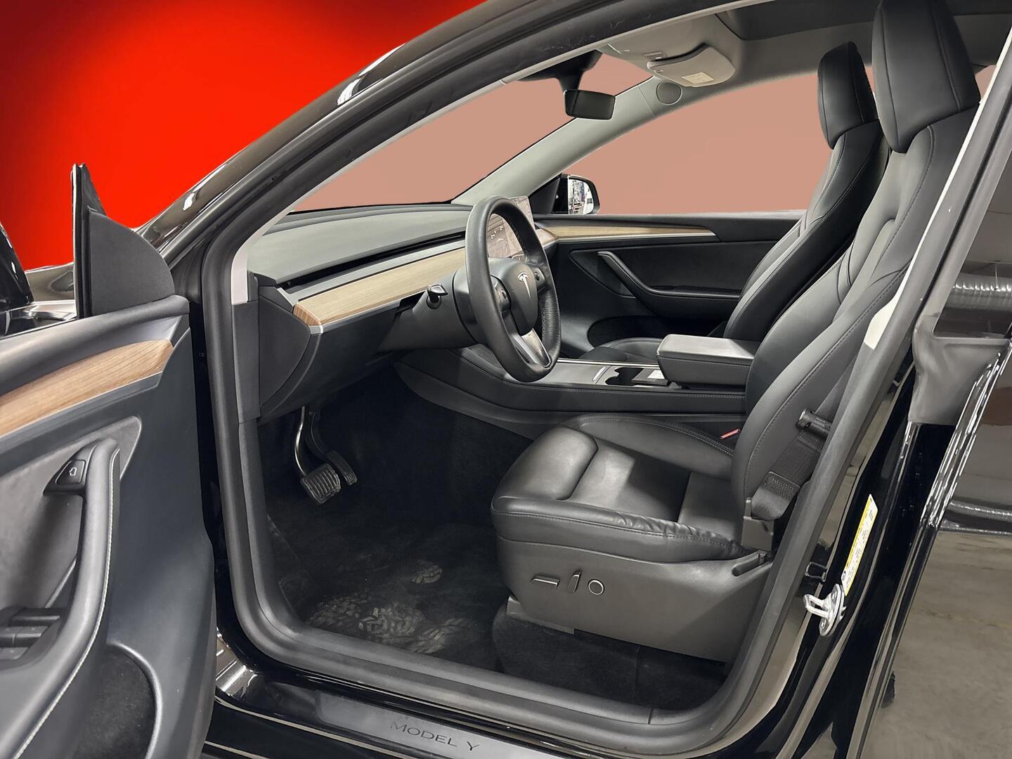 TESLA MODEL Y 2023