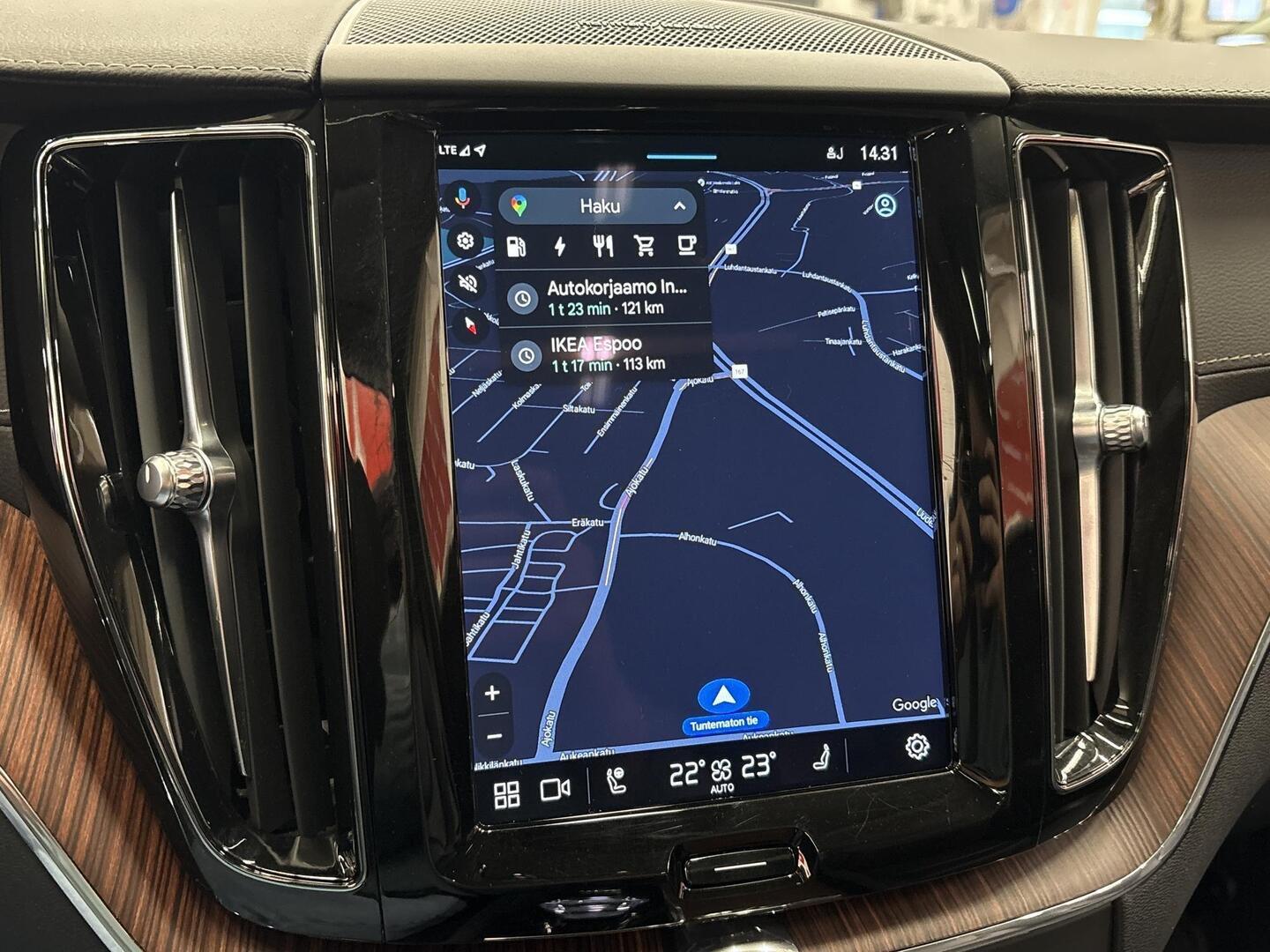 VOLVO XC60 2024
