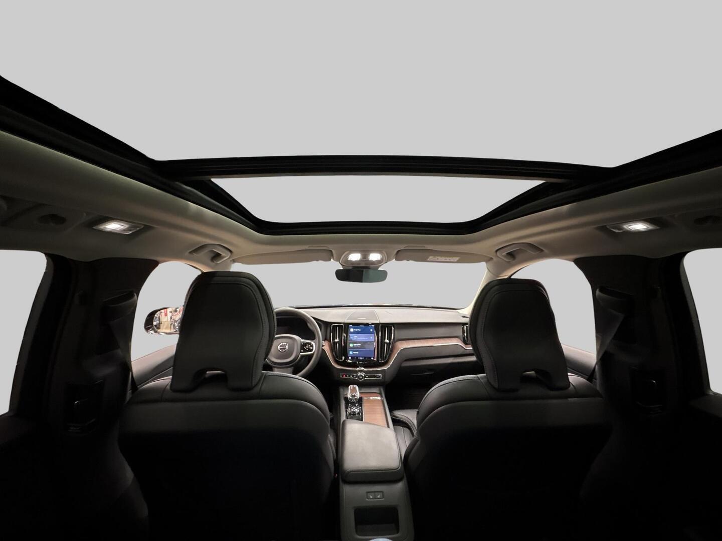 VOLVO XC60 2024