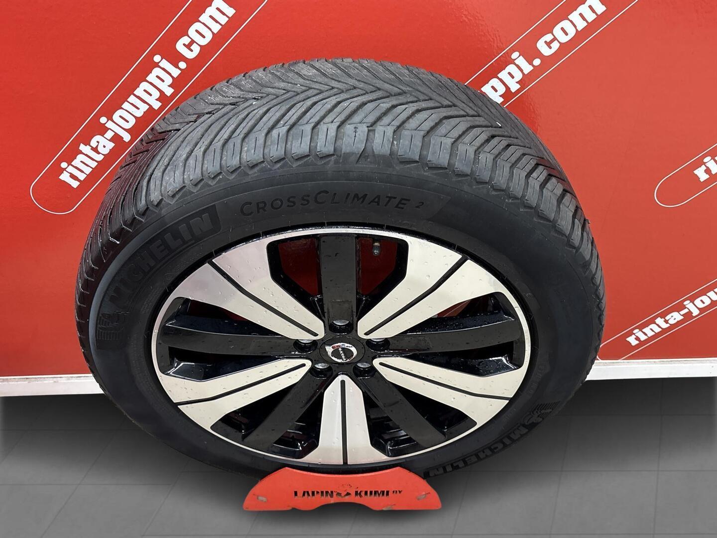 VOLVO XC60 2024