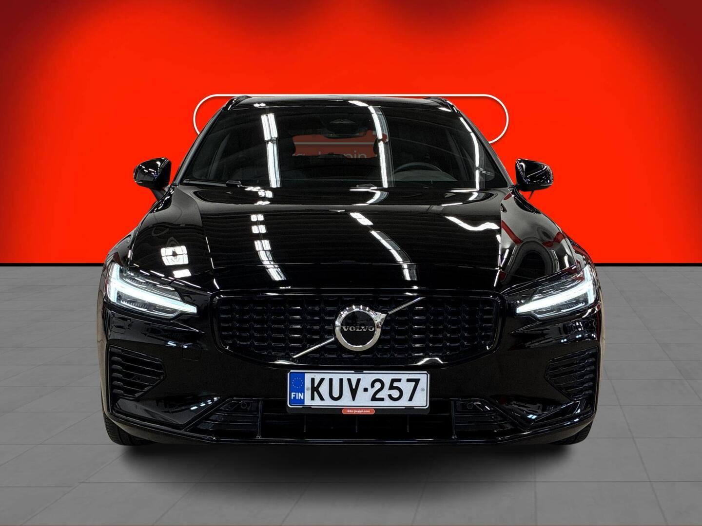 VOLVO V60 2023