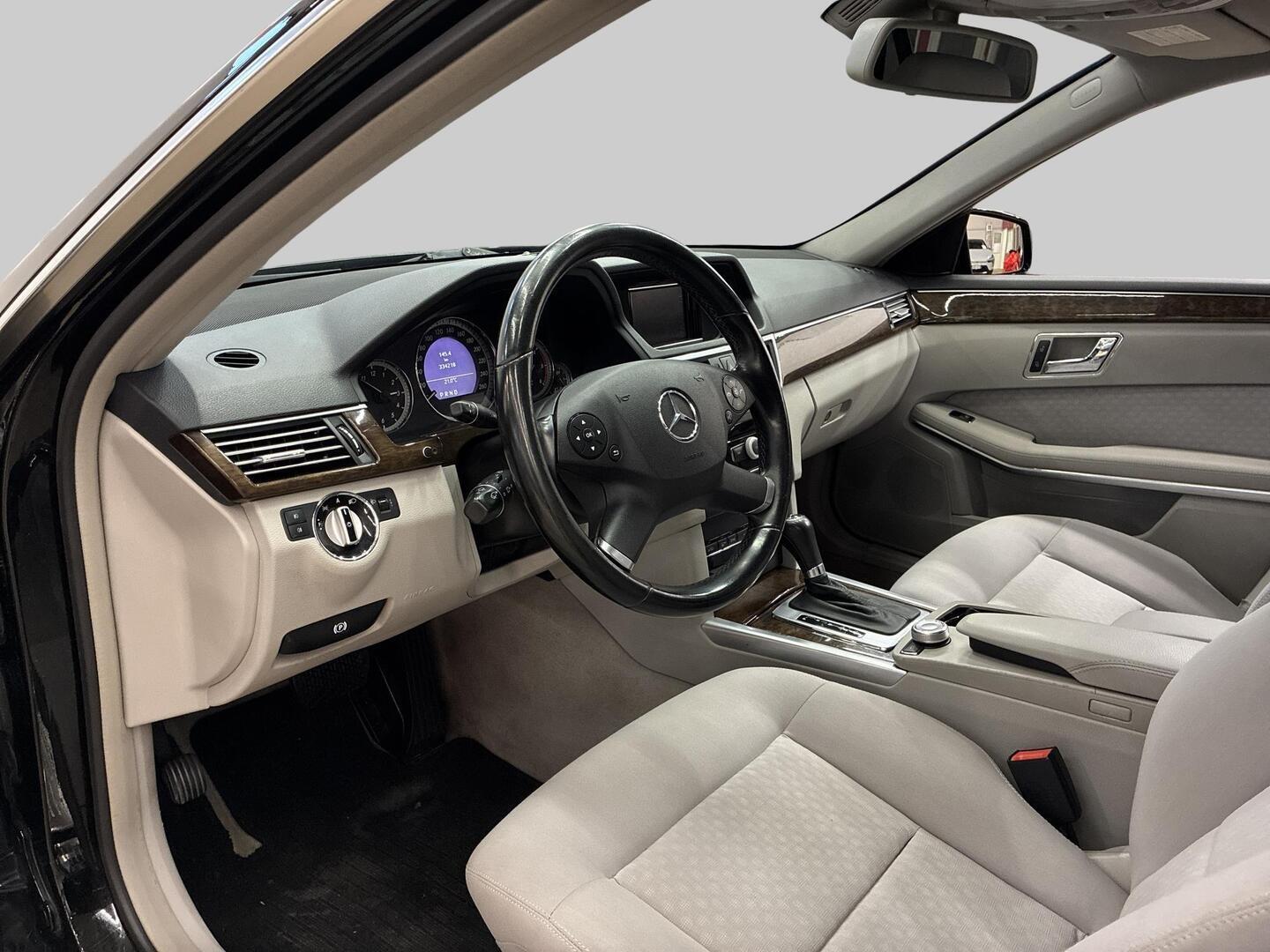 MERCEDES-BENZ E 2010