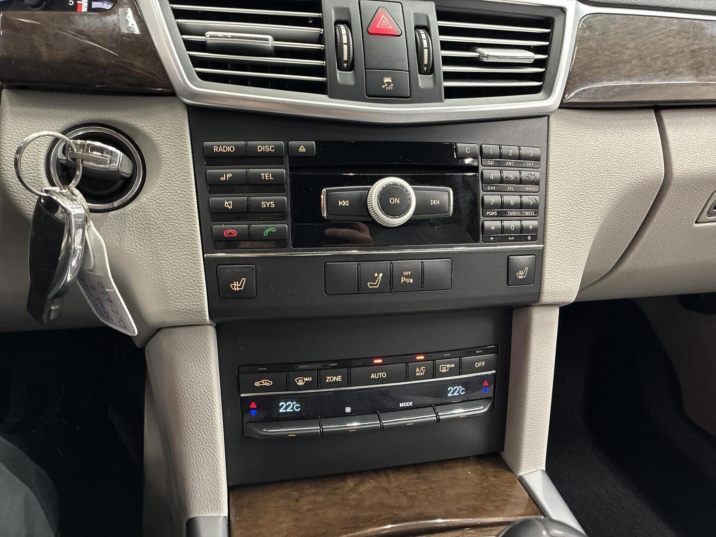 MERCEDES-BENZ E 2010
