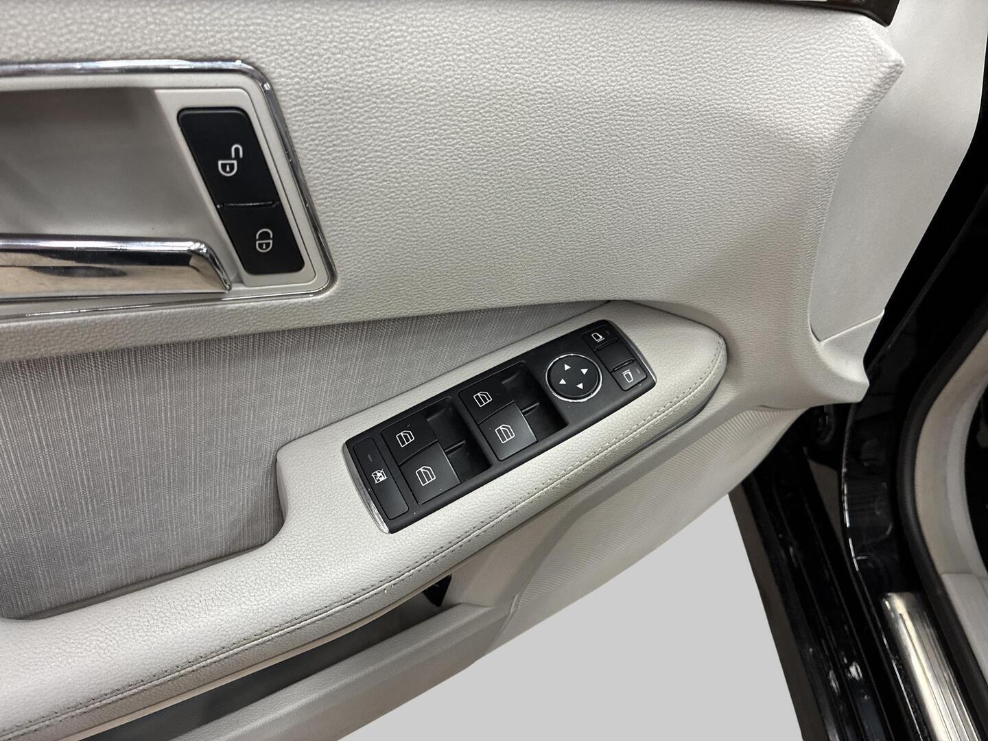 MERCEDES-BENZ E 2010