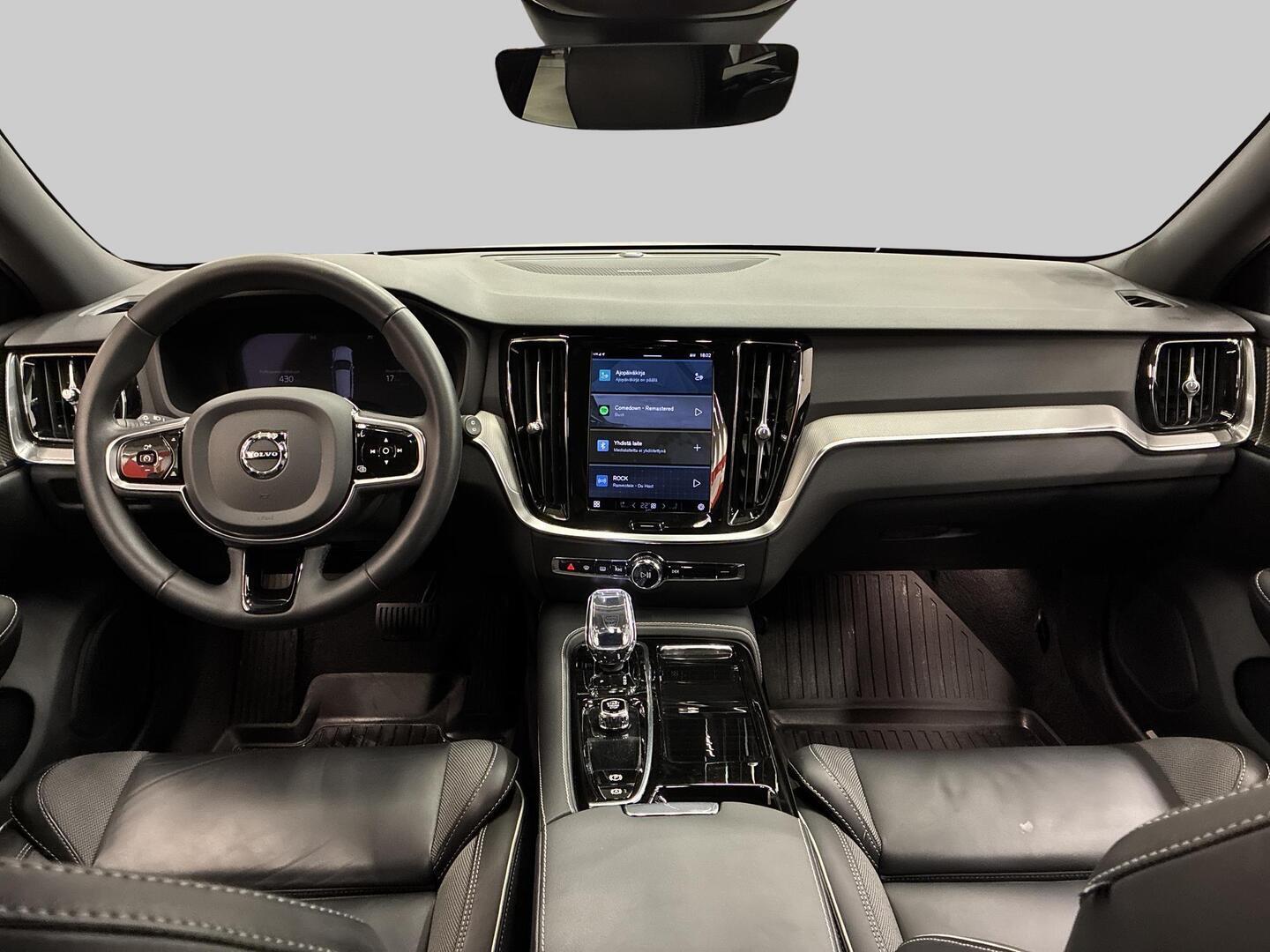 VOLVO V60 2023