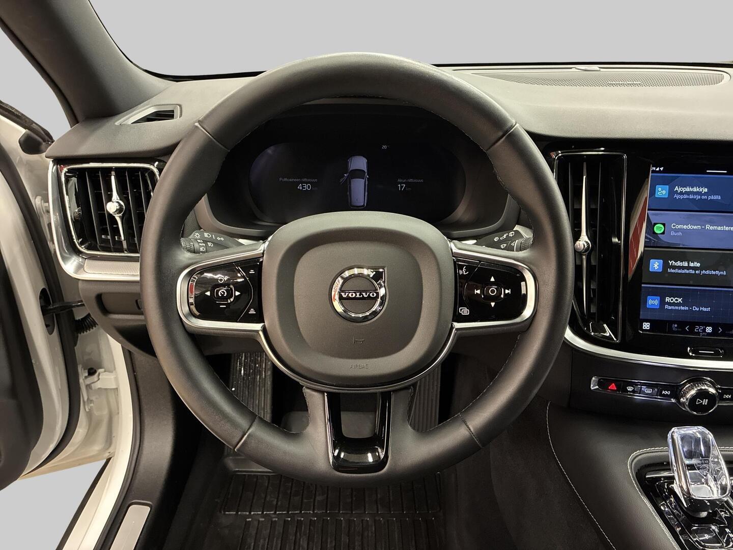 VOLVO V60 2023