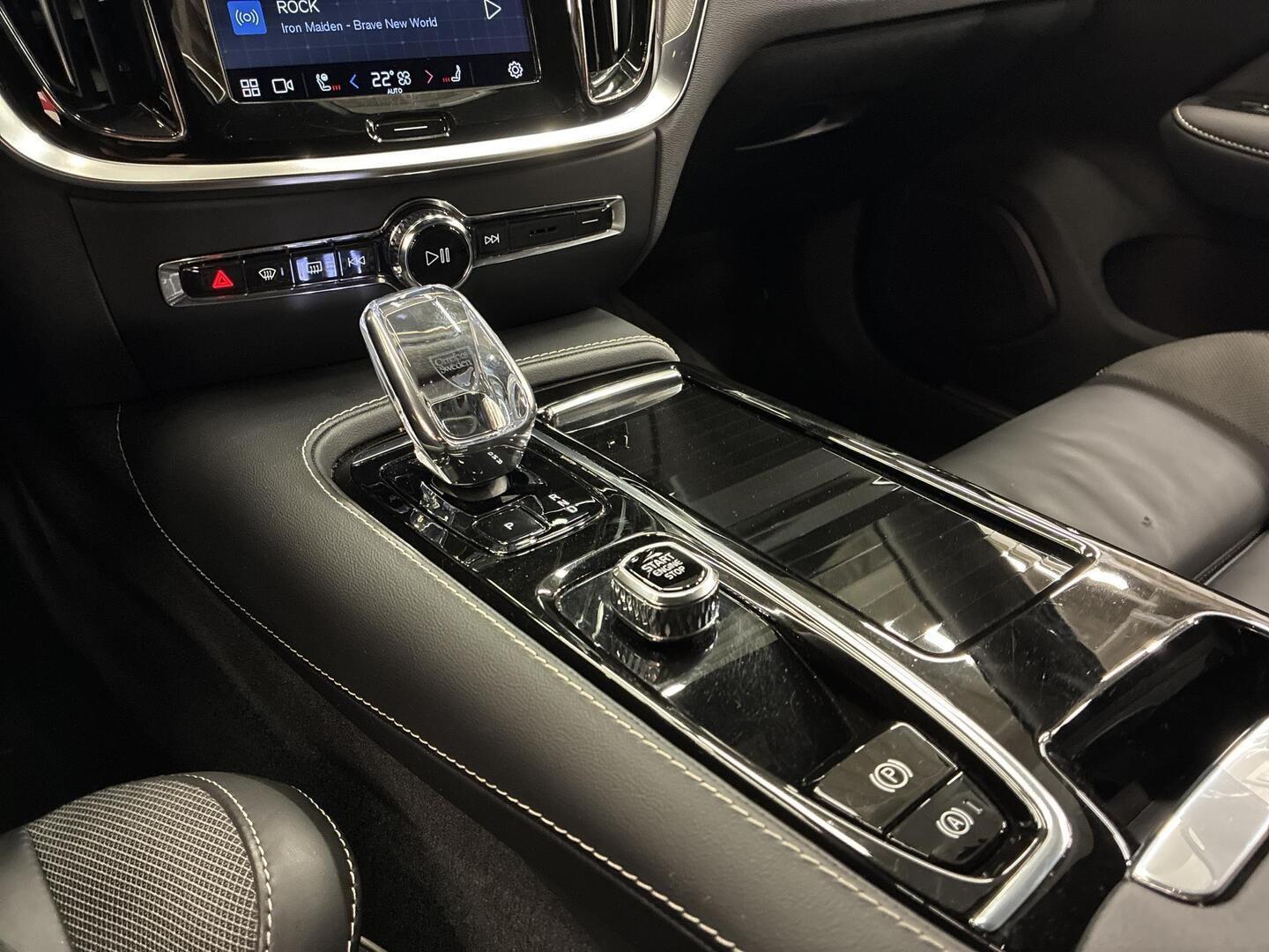 VOLVO V60 2023