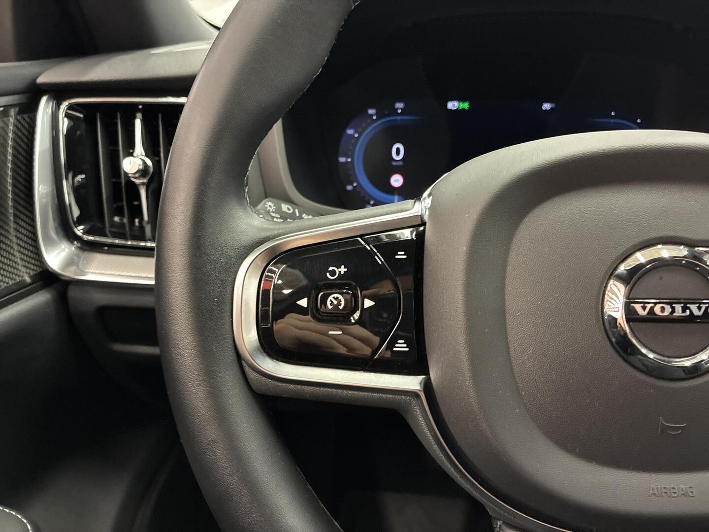 VOLVO V60 2023