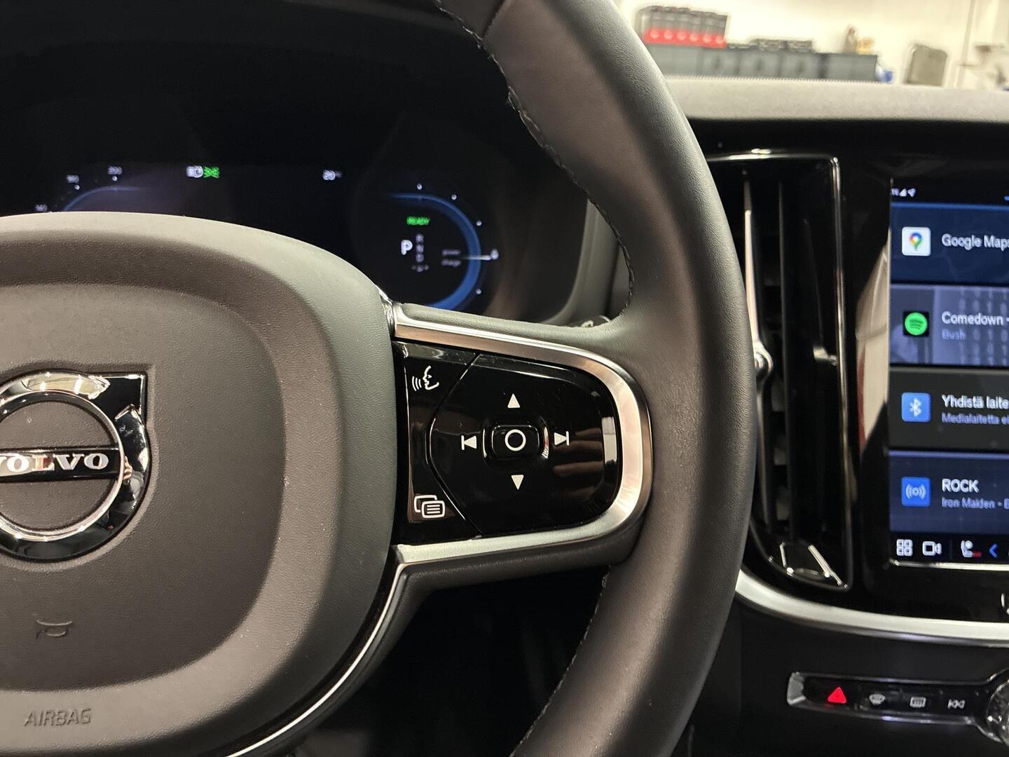 VOLVO V60 2023