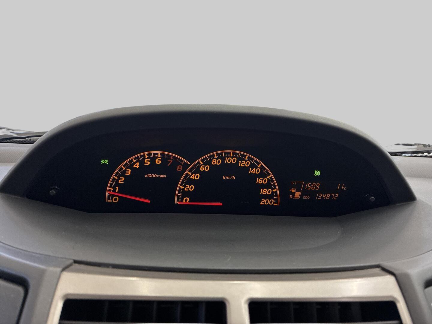 TOYOTA Yaris 2010