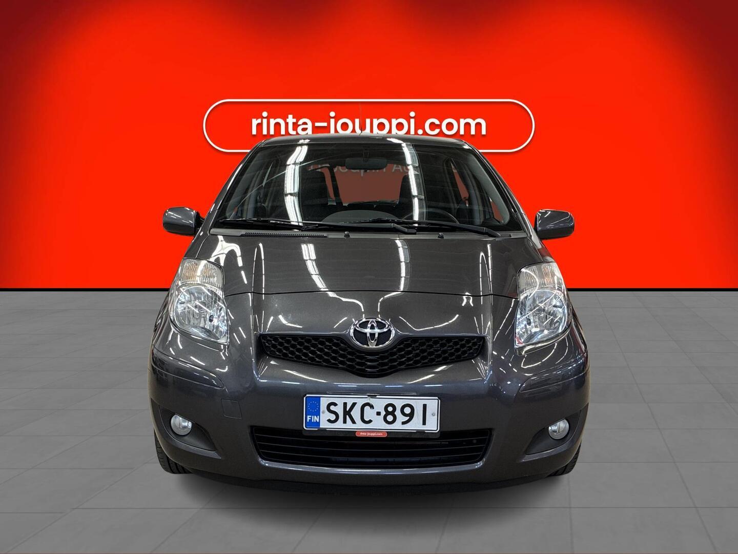 TOYOTA Yaris 2010