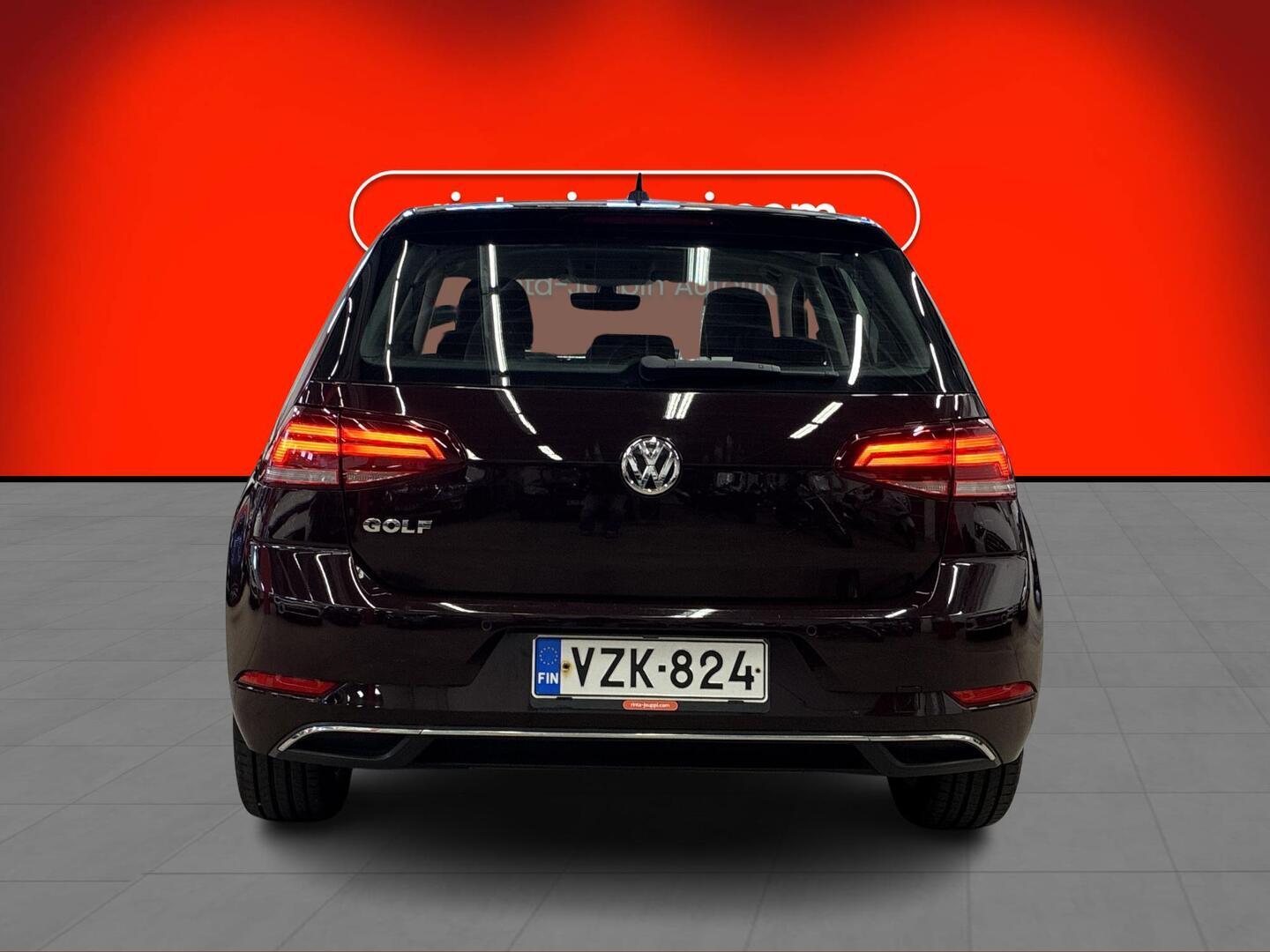 VOLKSWAGEN Golf 2018