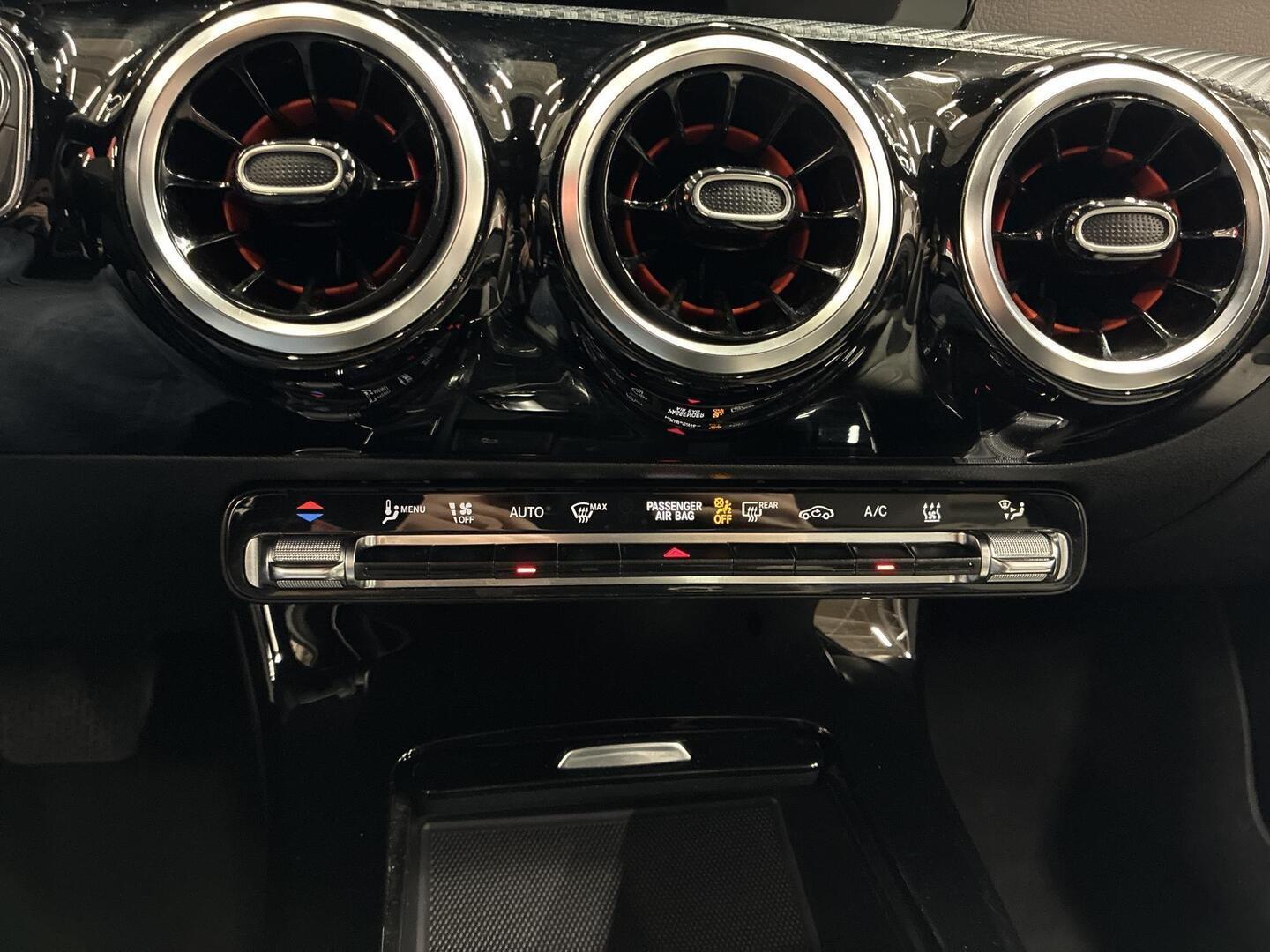 MERCEDES-BENZ A 2019