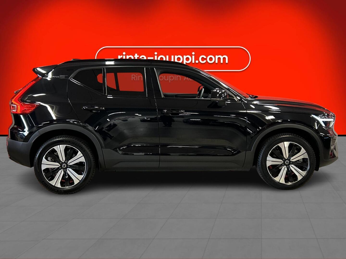 VOLVO XC40 2023